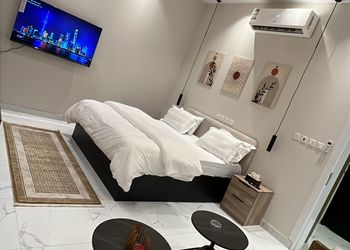 استديو هادي وانيق