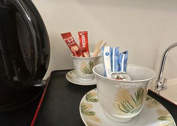 شقة بصالة أنيقة ودخول ذاتي
