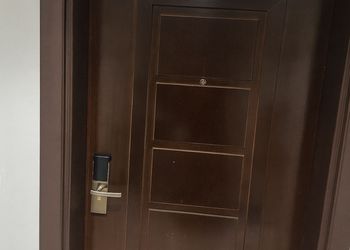 شقة بغرفة معيشة وغرفة نوم 