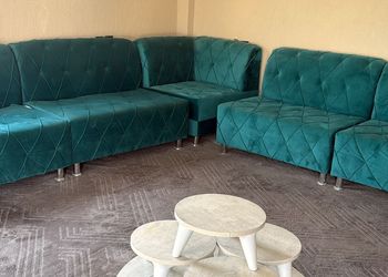 مزرعة بمسطح اخضر ومجلس