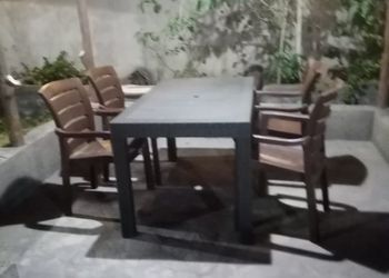 شاليه بمسبح داخلي وجلسة خارجية