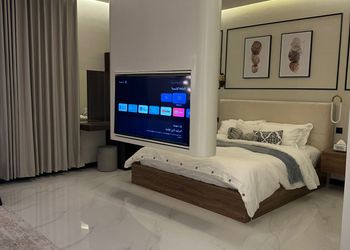 استديو بسرير ماستر وجلسه جانبيه