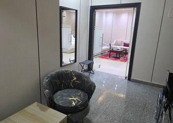 شقة بغرفتين نوم وأثاث مريح