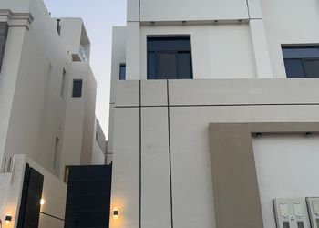 استديو انيق بسريرين مفرده 