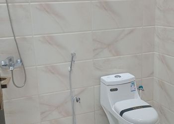 شاليه بألعاب أطفال ومسبح