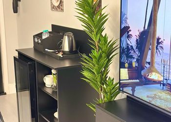 استديو بسرير ماستر وجلسة جانبية 