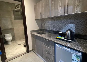 استديو باسرة فردية وبأثاث انيق