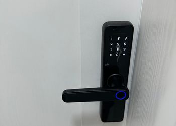 استديو هادئ بسرير ماستر 