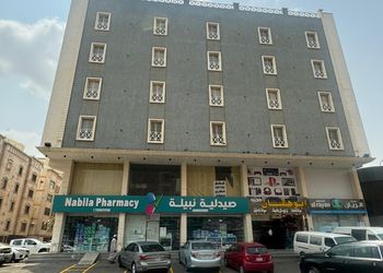 استديو بأثاث مريح وبسيط 