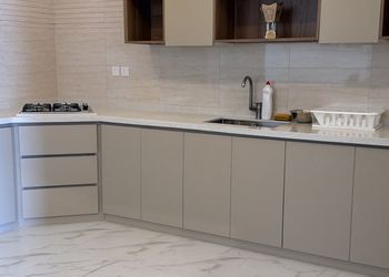 استراحة بمجالس واسعة وأثاث مريح 