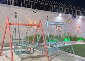 استراحة بمسبح خارجي وجلسة خارجية