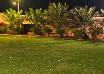 استراحة بغرفه نوم ومجالس