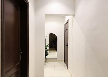 استديو بسرير ماستر وجلسة جانبية