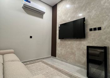 شقة بغرفة معيشة وغرفة نوم 