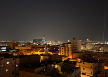 شقة بصالة وغرف نوم