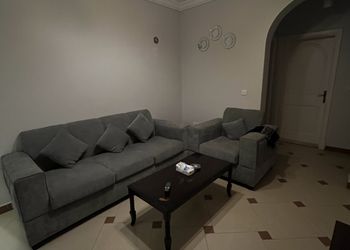 شقة بغرفة وصالة دخول ذاتي 