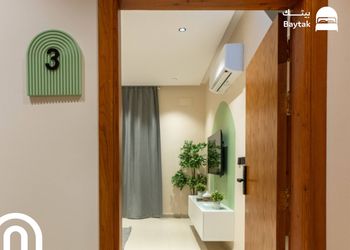 استديو بأثاث مريح وبسيط 
