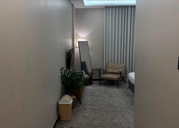 استديو بسرير ماستر وأثاث مريح 