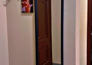 شقة بثلاث غرف نوم وصالة