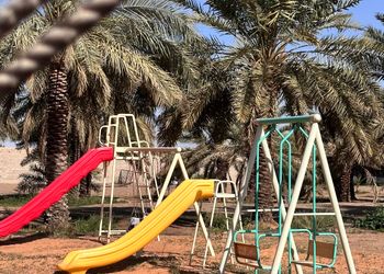 استراحة بمجالس واسعة و ألعاب أطفال 