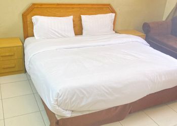 استديو بسرير ماستر وأثاث مريح 