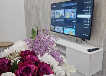 شقة بغرفتين نوم وصالة 