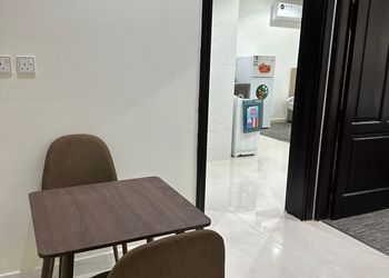 شقة بغرفتين نوم وأثاث مريح