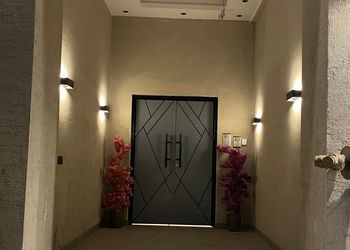 استديو بسرير ماستر وأثاث مريح 