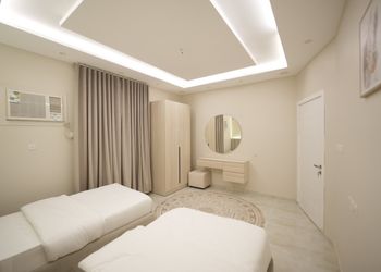شقه بثلاث غرف نوم باجواء فندقية