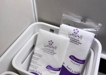 شقة بصالة أنيقة ودخول ذاتي