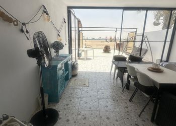 شاليه بغرفة نوم و جلسة خارجية
