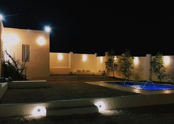 استراحة بجلسة خارجية ومسبح