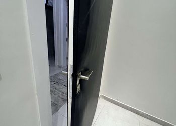 شقة دورين بصالة دخول ذاتي 