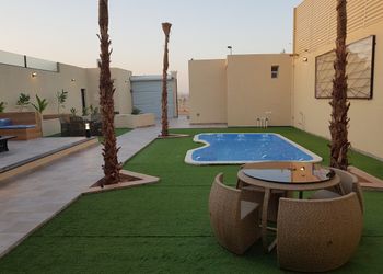 شاليه بمسطح اخضر