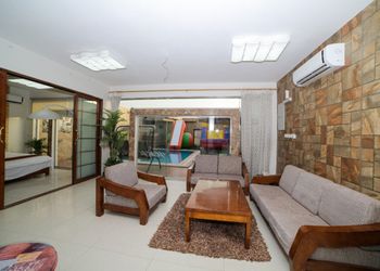 شاليه بمسطح اخضر