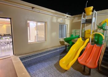 شاليه بمسطح اخضر