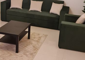 شقة بصالة وغرفة نوم بأثاث مريح 