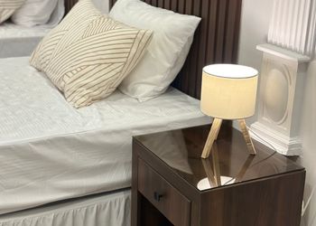استديو بأثاث مريح وبسيط 