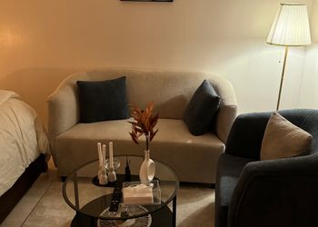 استديو هادئ بدخول ذاتي 