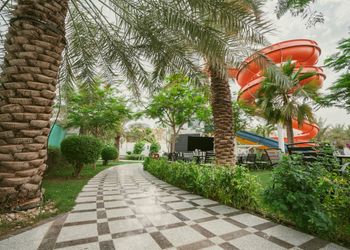شاليه بجلسة وألعاب أطفال(مشتركة)