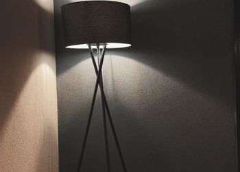 شاليه بمسطح اخضر وجلسة خارجية 
