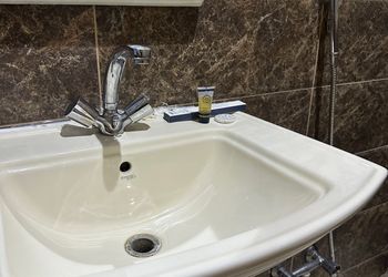 شقة بغرفتين نوم وصالة 