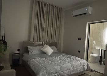 استديو هادئ بسرير ماستر 