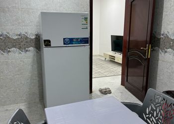 شقة بغرفة جلوس وغرفتين نوم 