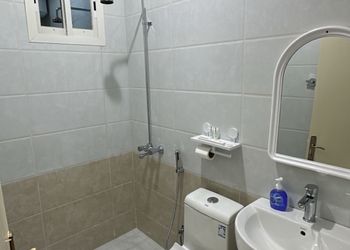 استديو بسرير ماستر وجلسة 