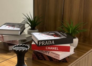 شقة بصالة وغرفة نوم وبأثاث مريح