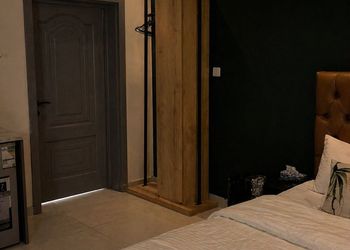 استديو بسرير ماستر وجلسة جانبية