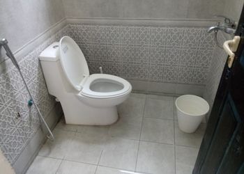 شاليه بجلسة خارجية ومسبح 