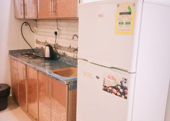 شقة بغرفة معيشة وغرفتين نوم 