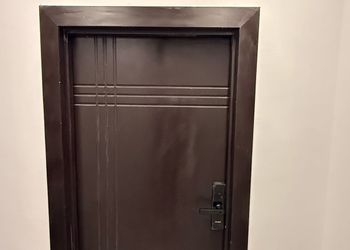 استديو بأثاث مريح وبسيط 